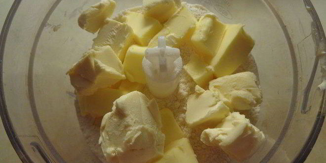 Рецепт грушевого тарта под миндально-ванильным кремом