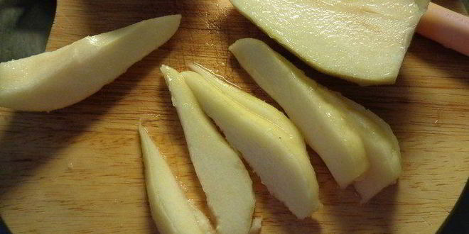 Рецепт грушевого тарта под миндально-ванильным кремом