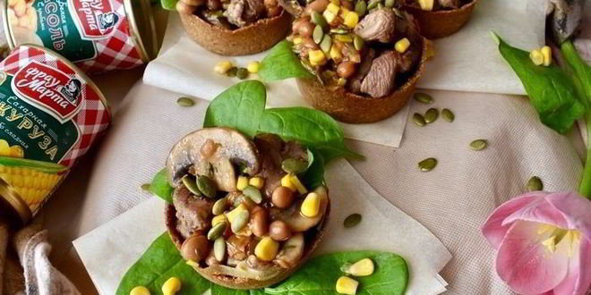 Рецепт мини-тартов с салатом из индейки и овощей