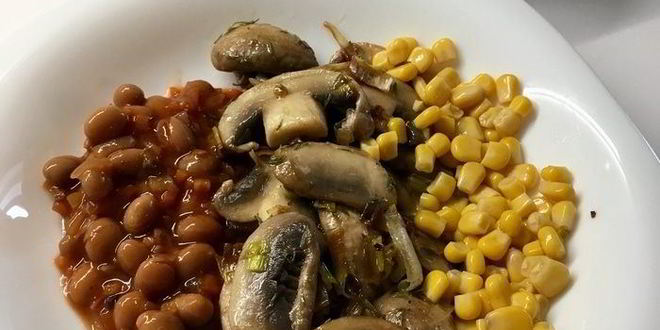 Рецепт мини-тартов с салатом из индейки и овощей