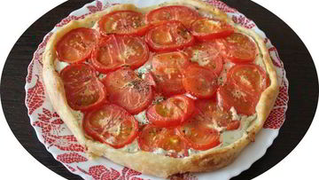 Рецепт Тарта из слоеного теста с творогом и томатами