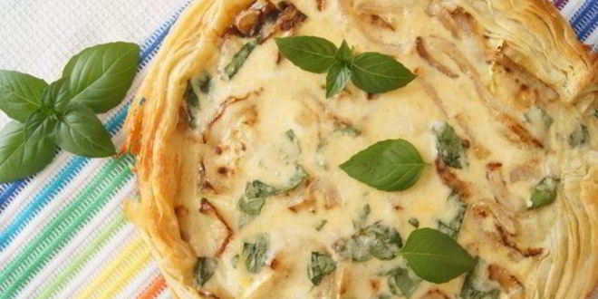 Рецепт тарта с кабачком и базиликом на слоеном тесте