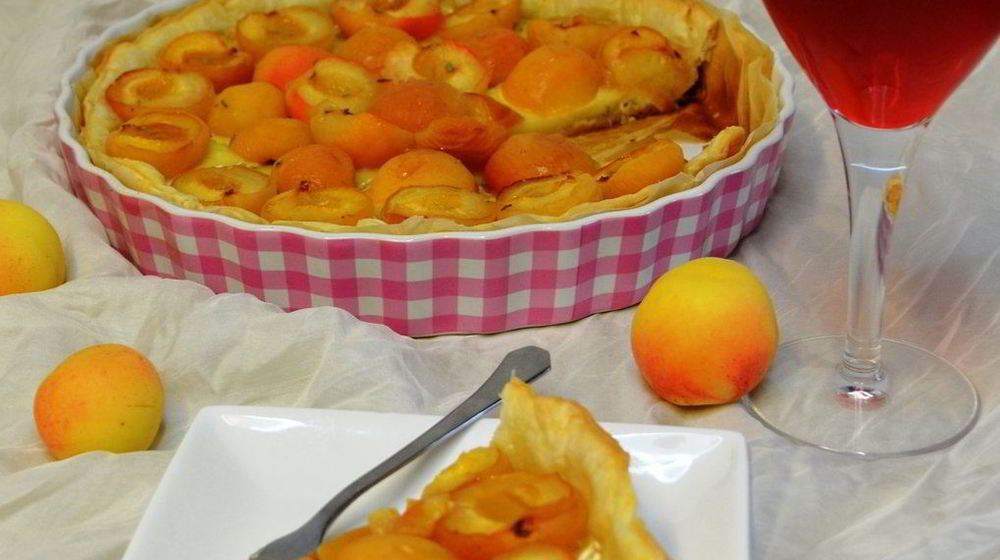 Как приготовить тарт с камамбером и абрикосами