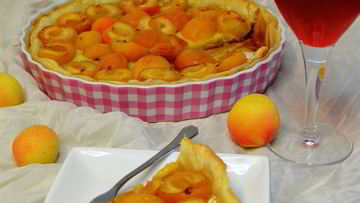 Рецепт Тарта с камамбером и абрикосами