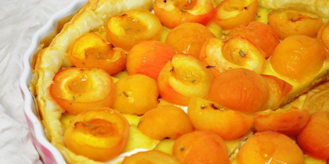 Рецепт тарта с камамбером и абрикосами