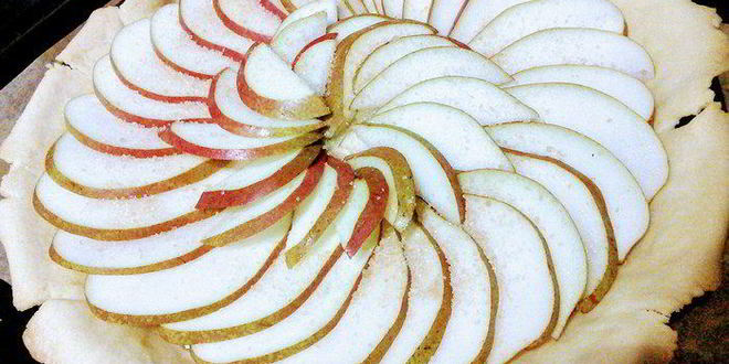 Рецепт тарта с камамбером и грушей