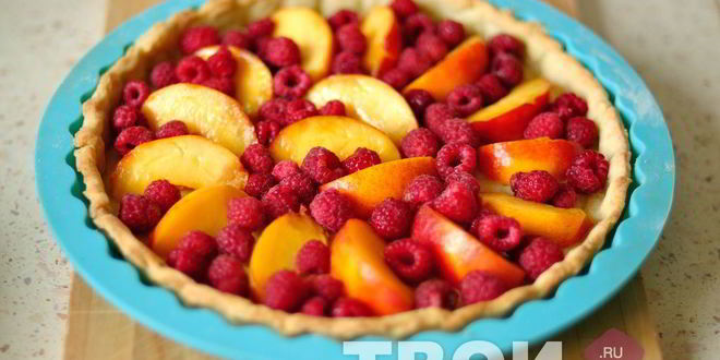 Рецепт тарта с малиной, нектаринами и тимьяном