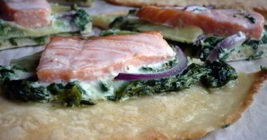 Рецепт Тарта с семгой и шпинатом Цветы за окном