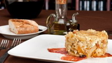 Рецепт Тортильи по-испански с молодым картофелем, копченой ветчиной и перцами