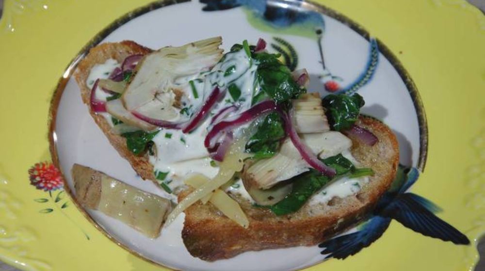 Как приготовить артишоки со шпинатом на тостах