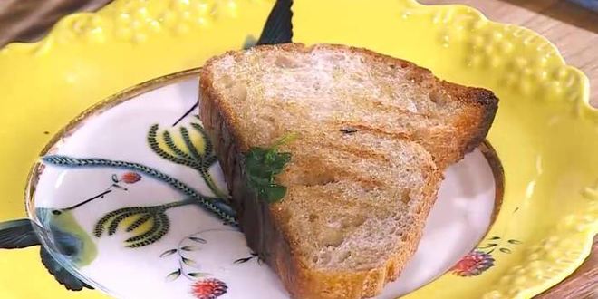 Рецепт артишоков со шпинатом на тостах