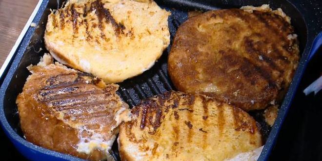 Рецепт французских тостов с ванильным йогуртом и манго