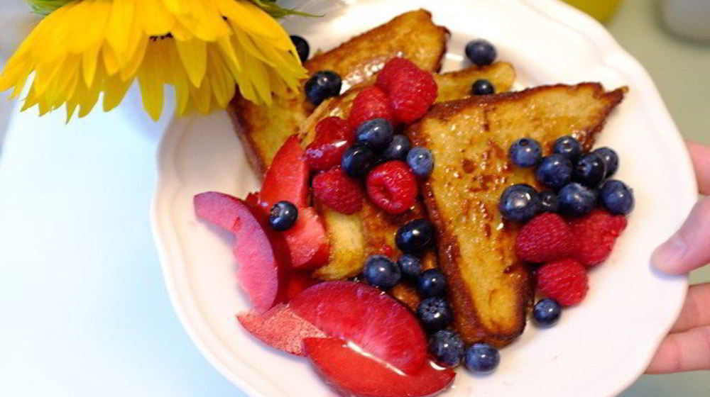 Как приготовить французские тосты с ягодами