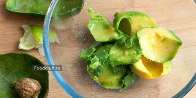 Рецепт тоста с авокадо и копченой неркой