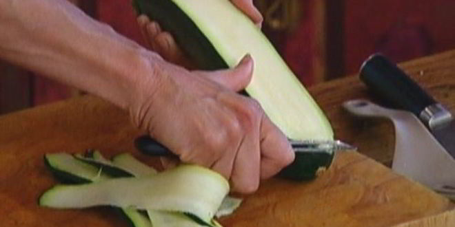 Рецепт тостов с беконом, помидорами, цукини и сыром