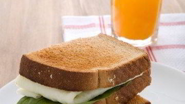 Рецепт Тостов с белковым омлетом и шпинатом