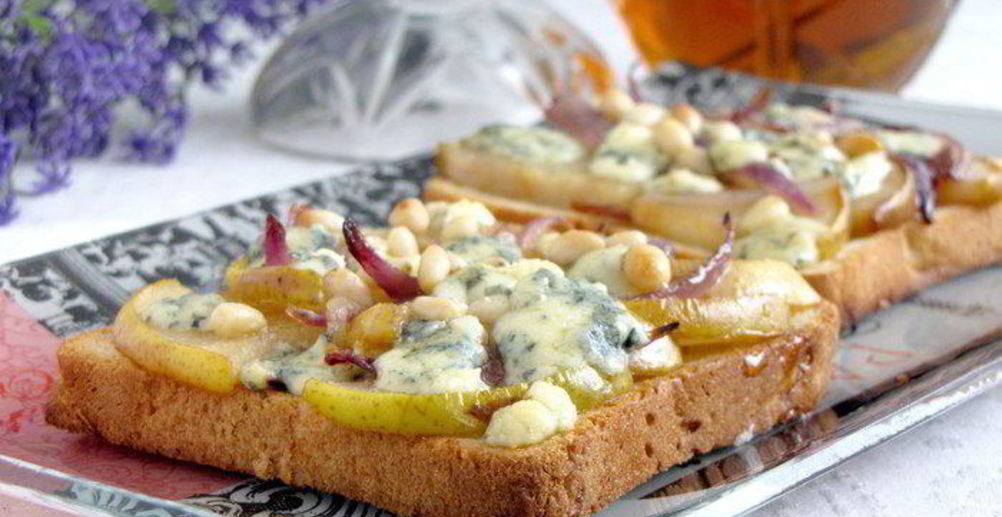 Рецепт тосты с грушей и крыжовником