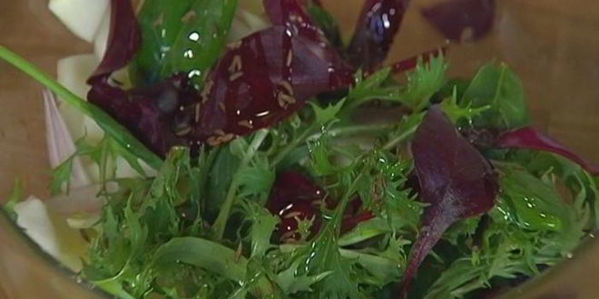 Рецепт тостов с рыбой карри и свекольным салатом