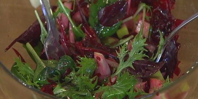 Рецепт тостов с рыбой карри и свекольным салатом