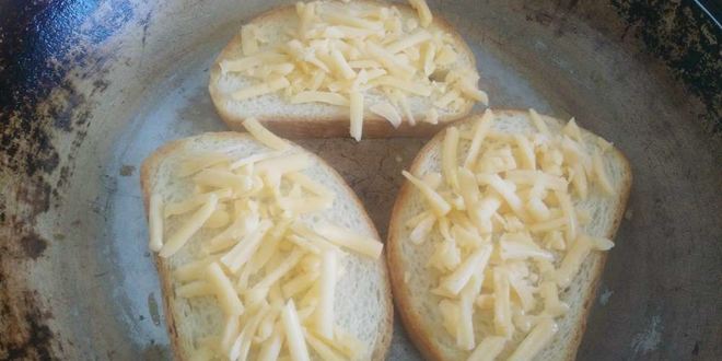 Рецепт тостов с сыром на сковороде