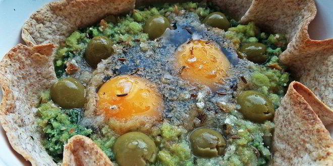 Рецепт глазуньи, запеченной в шпинате