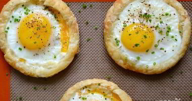 Рецепт Яичницы на слоеном тесте