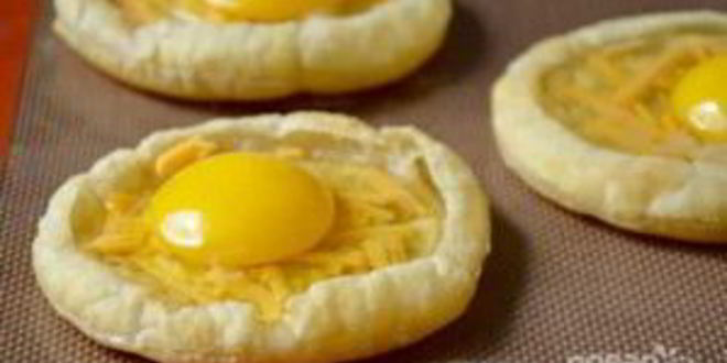 Рецепт яичницы на слоеном тесте