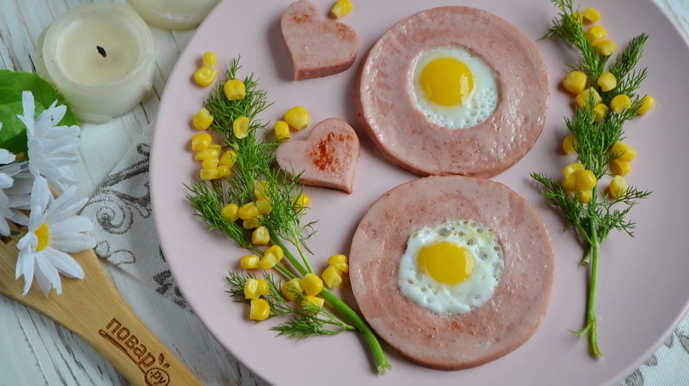 Как приготовить яичницу с 8 марту