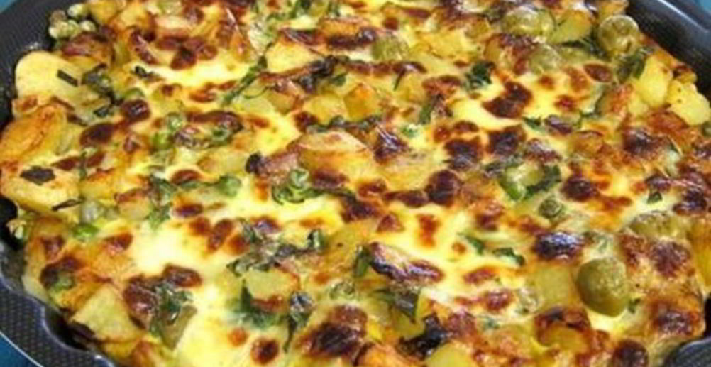 Рецепт яичницу с ветчиной и зеленым горошком в микроволновке