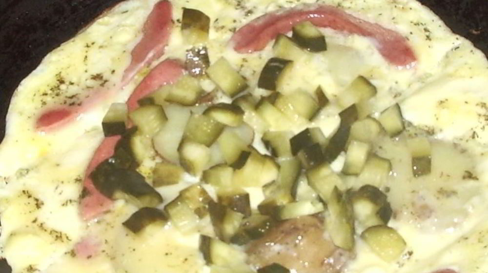 Как приготовить яичницу с огурцами