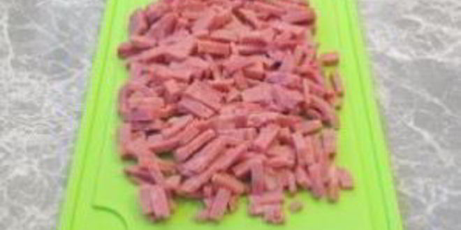 Рецепт яичницы с помидорами и ветчиной