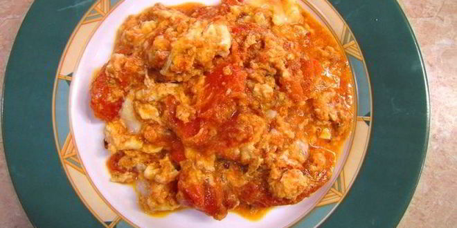 Рецепт яичницы с помидорами — великого сочетания продуктов