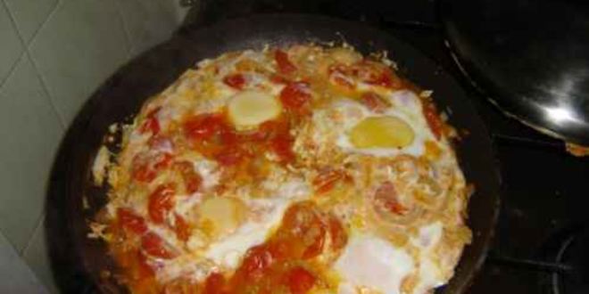 Рецепт яичницы с помидорами