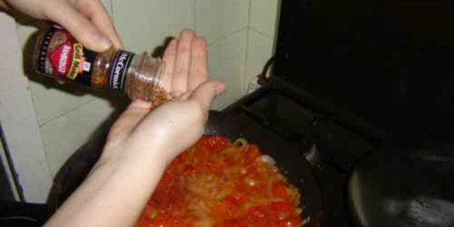 Рецепт яичницы с помидорами