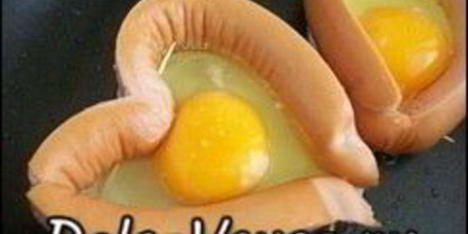 Рецепт яичницы с сосисками для романтического завтрака