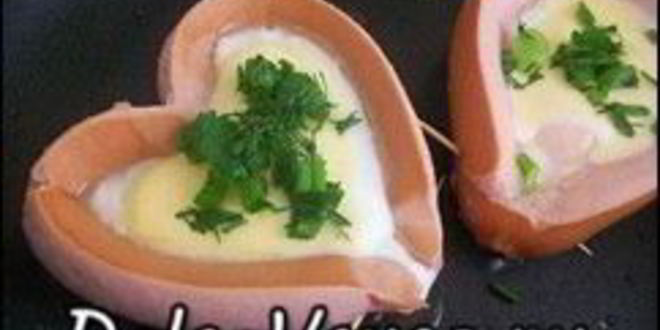 Рецепт яичницы с сосисками для романтического завтрака