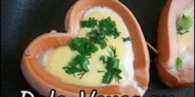 Рецепт яичницы с сосисками для романтического завтрака