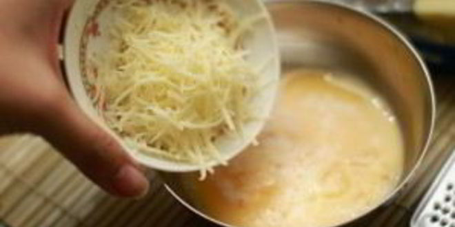 Рецепт яичницы с сыром в духовке