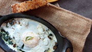 Рецепт Яичницы со шпинатом и грибами в духовке