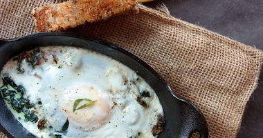 Рецепт Яичницы со шпинатом и грибами в духовке