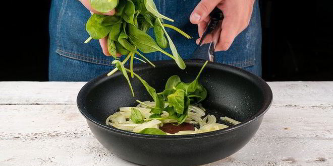 Рецепт яичницы в булочке