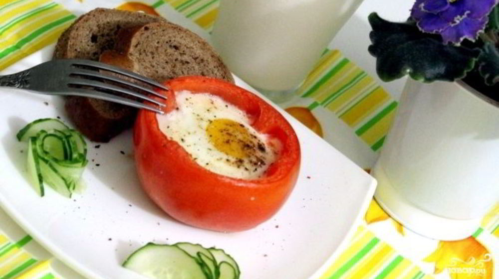 Как приготовить яичницу в помидорах в духовке