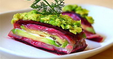 Рецепт Закуски из авокадо с сельдью и свеклой