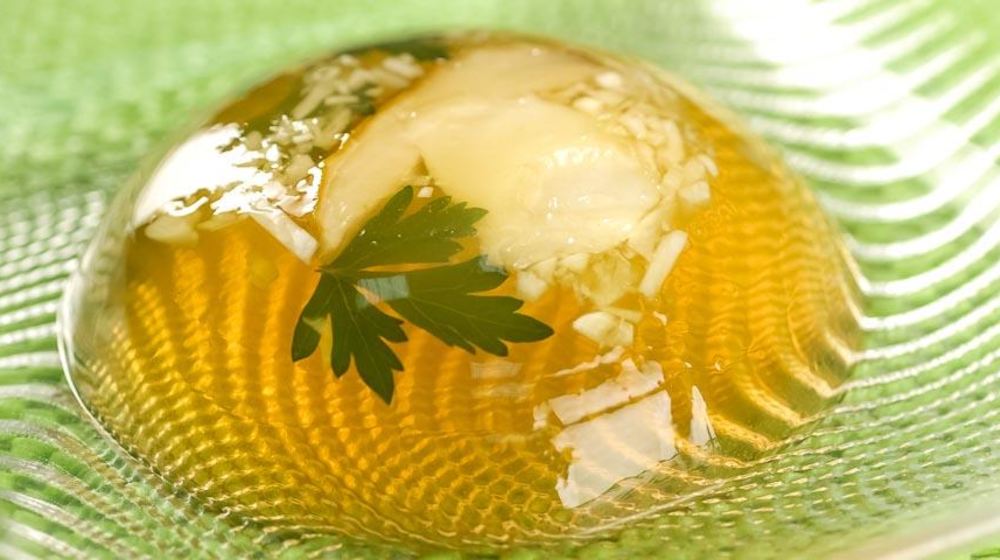 Как приготовить заливное из белых грибов