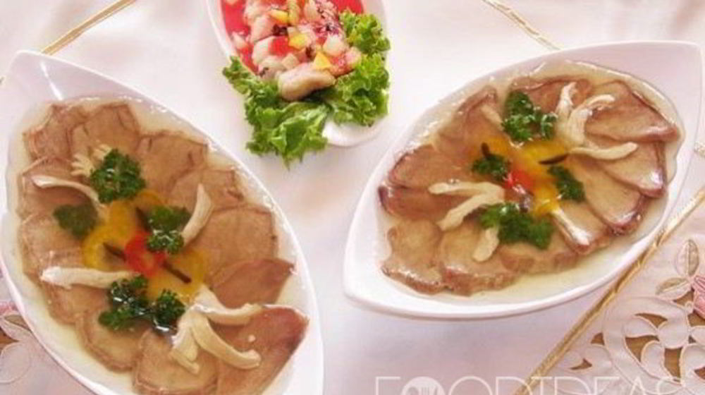 Как приготовить заливное из говяжьего языка