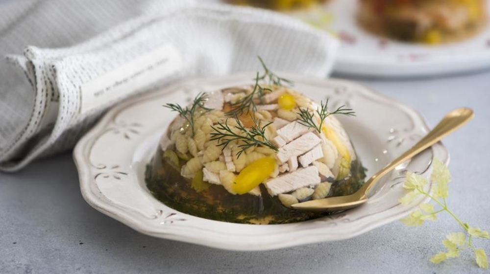 Как приготовить заливное из курицы и пасты